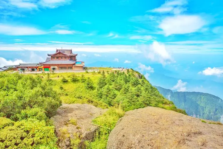 峨眉山两日游最全旅游攻略，吃住行游购娱全含，附手绘旅游路线图